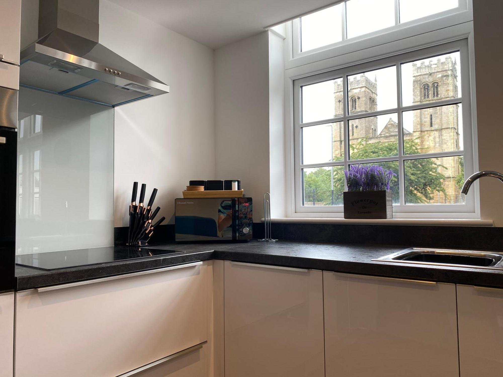 Stylish & Contemporary 2-Bed Townhouse - Parking - Wi-Fi - Netflix Lejlighed Worksop Eksteriør billede