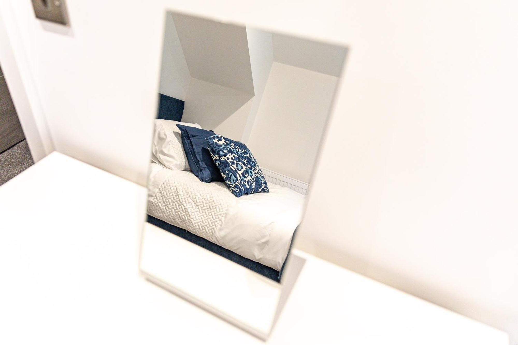 Stylish & Contemporary 2-Bed Townhouse - Parking - Wi-Fi - Netflix Lejlighed Worksop Eksteriør billede