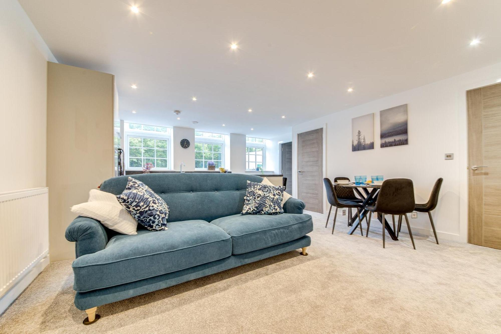 Stylish & Contemporary 2-Bed Townhouse - Parking - Wi-Fi - Netflix Lejlighed Worksop Værelse billede