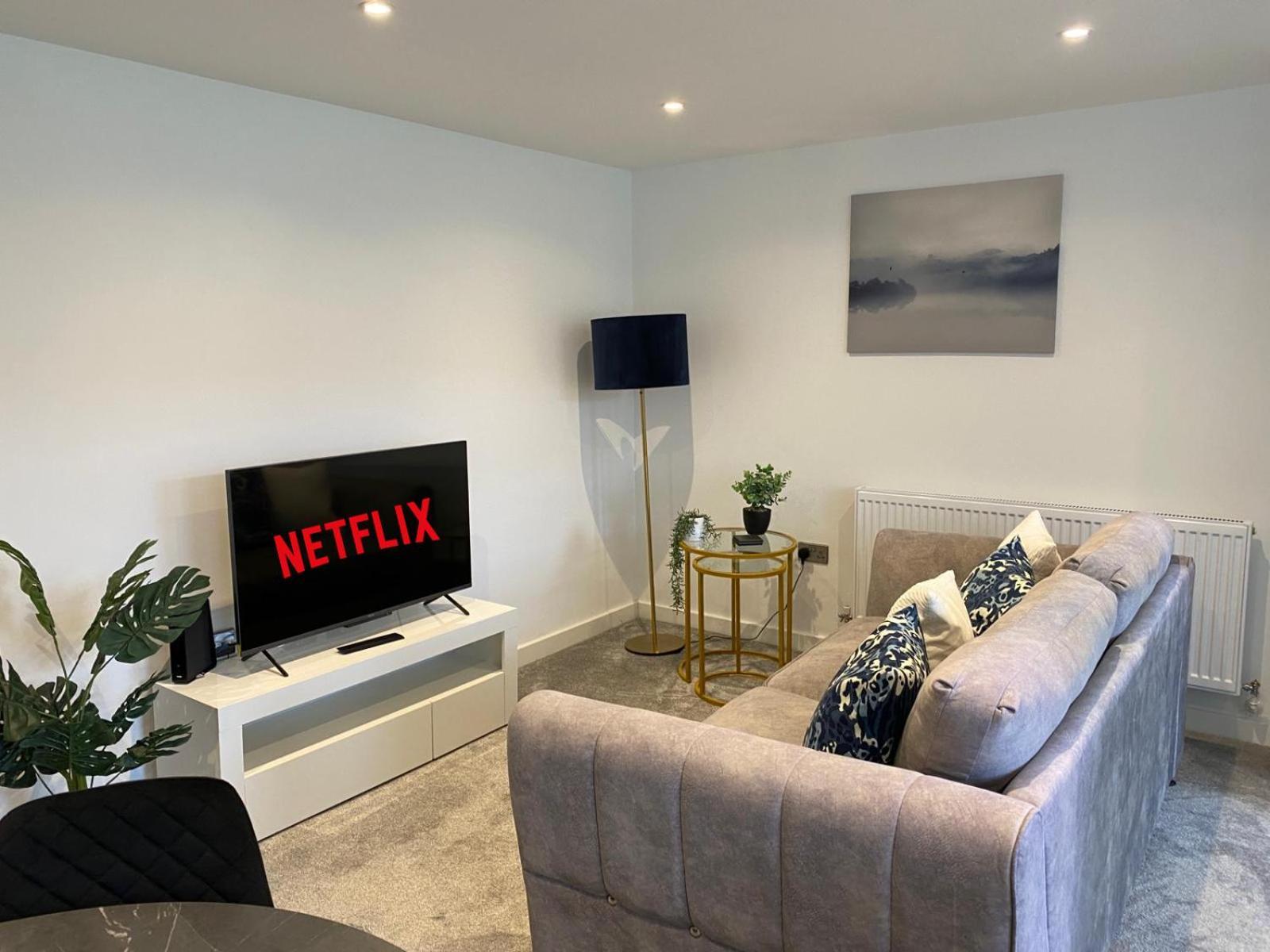 Stylish & Contemporary 2-Bed Townhouse - Parking - Wi-Fi - Netflix Lejlighed Worksop Eksteriør billede